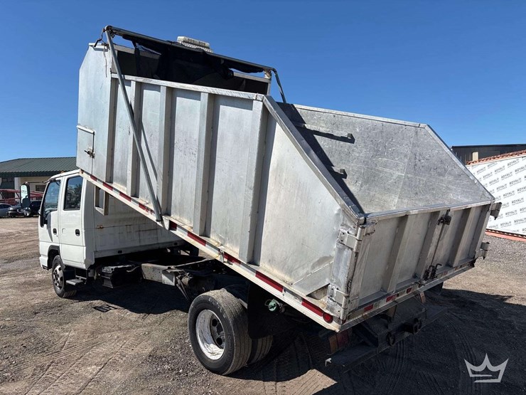 2006-isuzu-npr-image-4