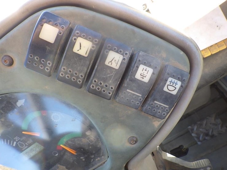 caterpillar-th560b-image-31