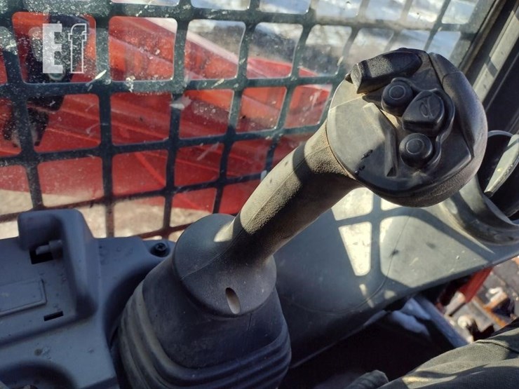 kubota-svl75-image-10