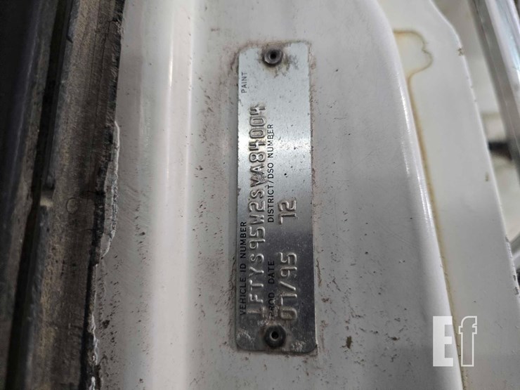 1995-ford-la9000-image-27