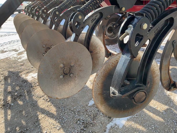 case-ih-870-ecolo-tiger-disc-ripper-image-34