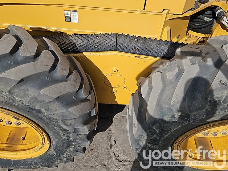 2017-deere-672g-image-9