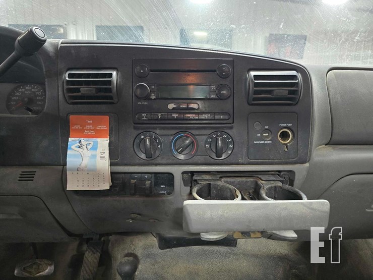 2006-ford-f550-image-16