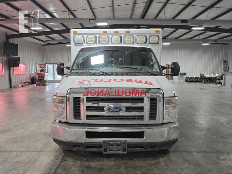 2013-ford-e450-image-7