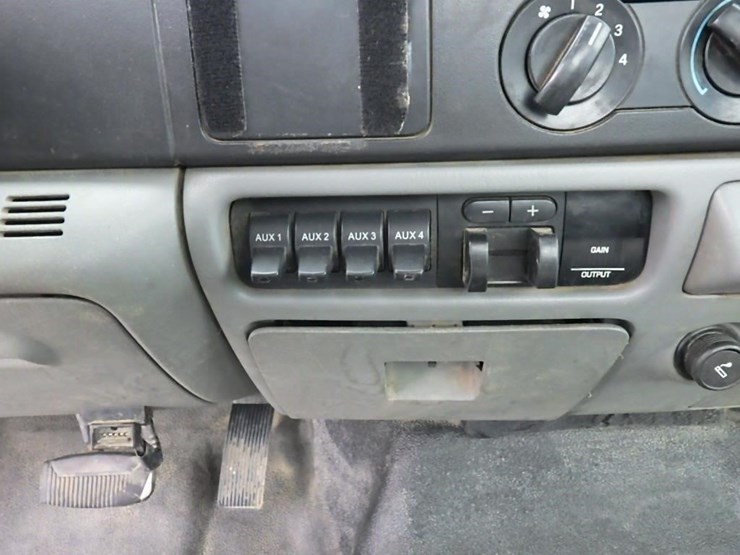 2006-ford-f450-image-25