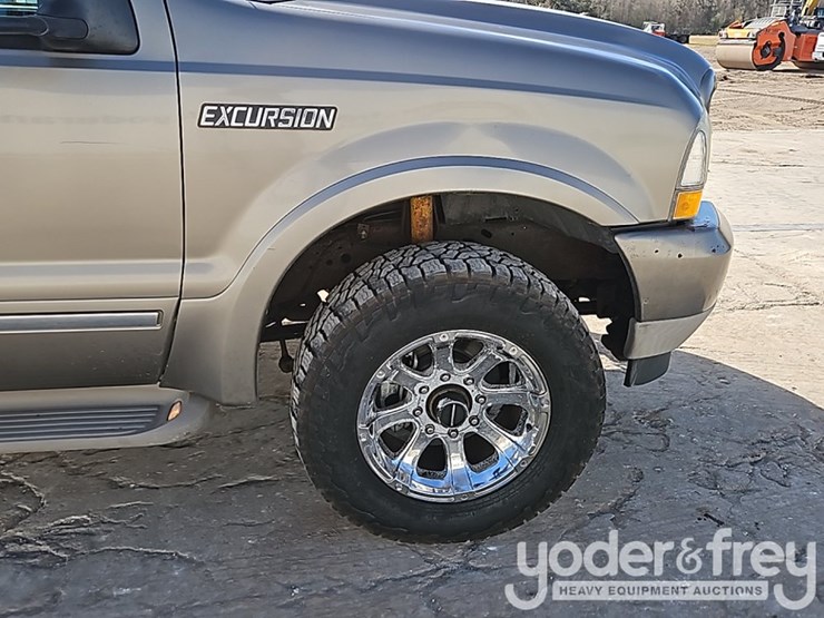 2004-ford-excursion-limited-image-9