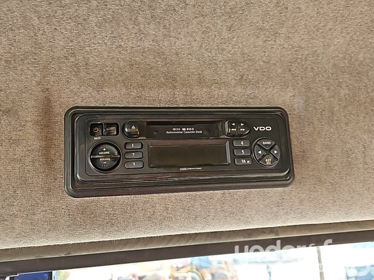 2005-volvo-a30-image-36