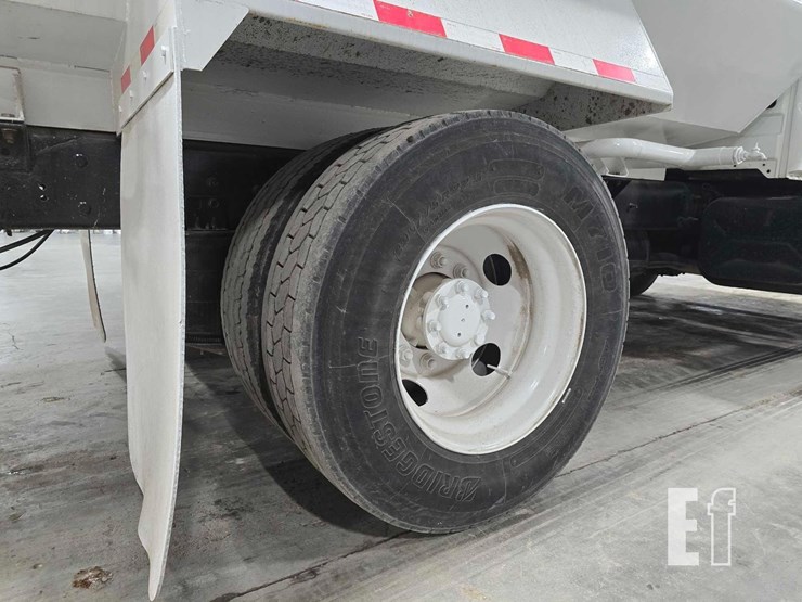 2004-international-durastar-4300-image-33