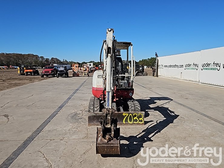 2019-takeuchi-tb235-image-17