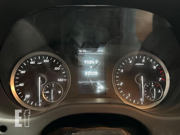 2017-mercedes-benz-metris-image-17