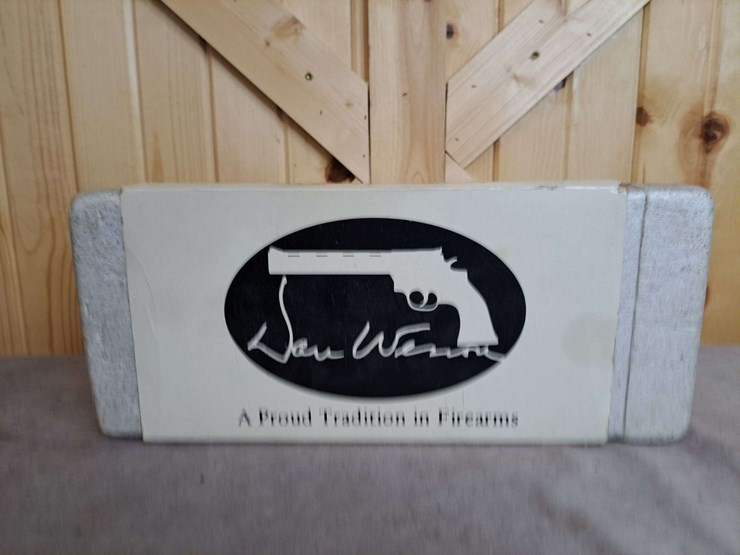 dan-wesson-model-44-vh-.44-magnum-da-revolver-image-14