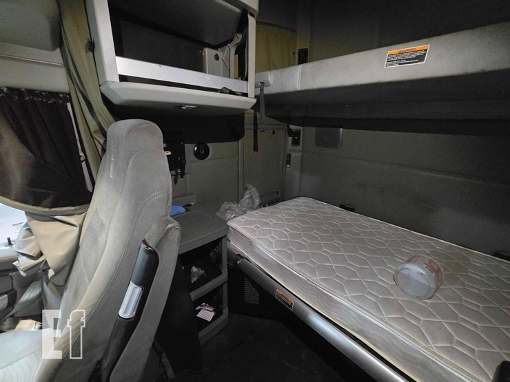 2019-kenworth-t680-image-17