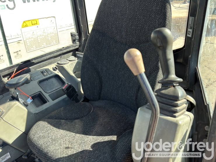 2020-bobcat-e26-image-32