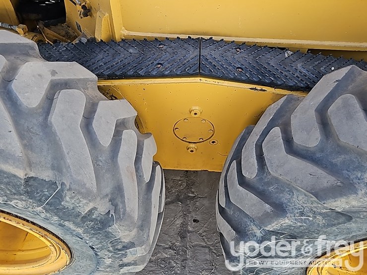 2017-deere-672g-image-14