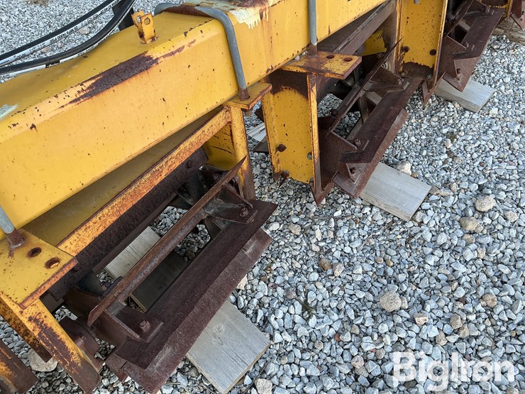 buffalo-51011630-mounted-16-row-stalk-chopper-image-13