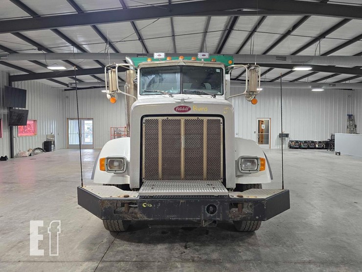 2012-peterbilt-365-image-7