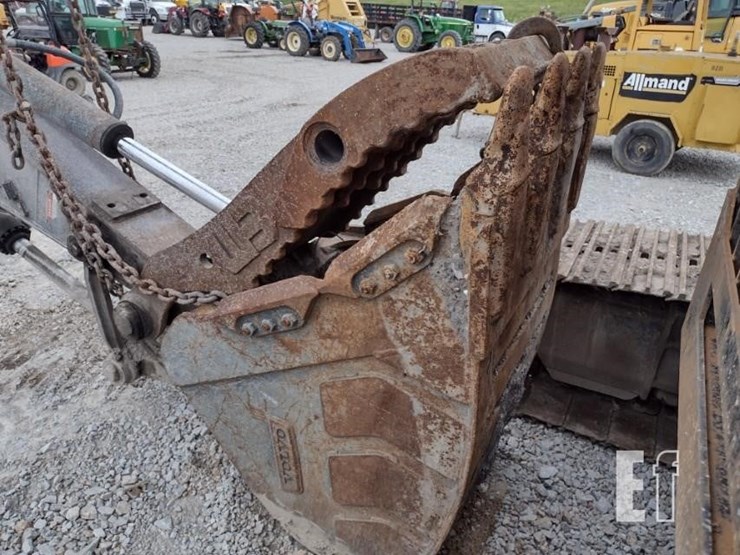 2015-volvo-ec220e-lr-image-20