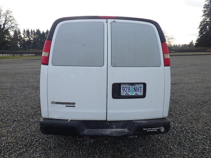 2005-chevrolet-express-2500-image-6