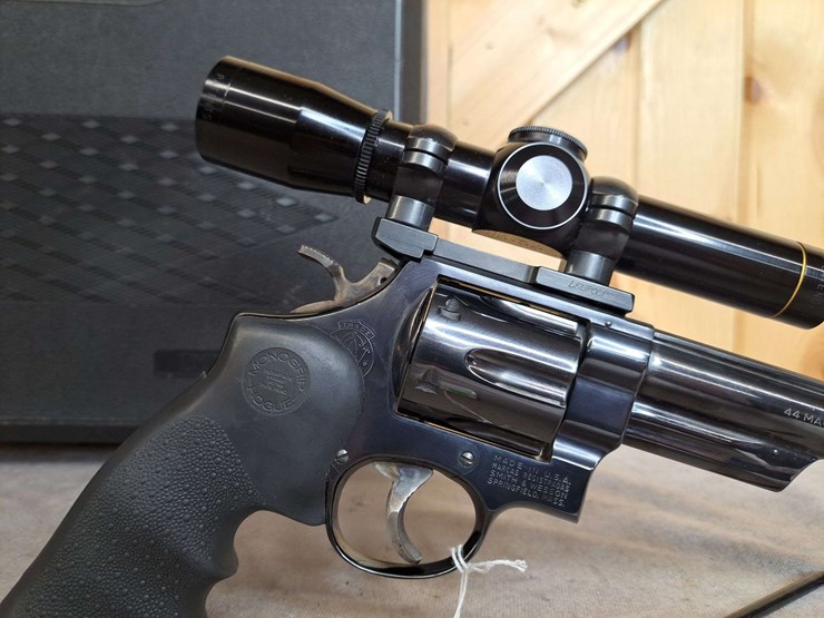 smith-&-wesson-model-29-2-.44-magnum-da-revolver-image-16