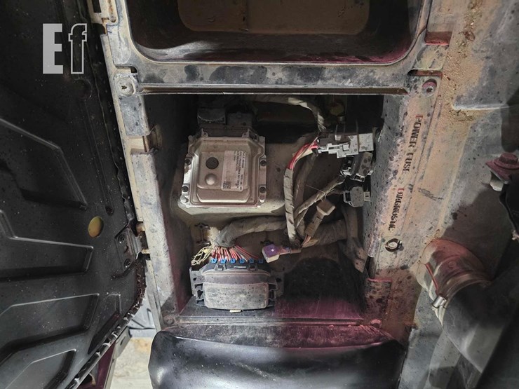 2015-polaris-ranger-crew-image-16