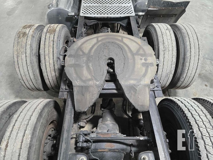 2017-kenworth-t880-image-13