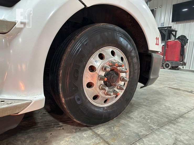 2018-kenworth-t680-image-29