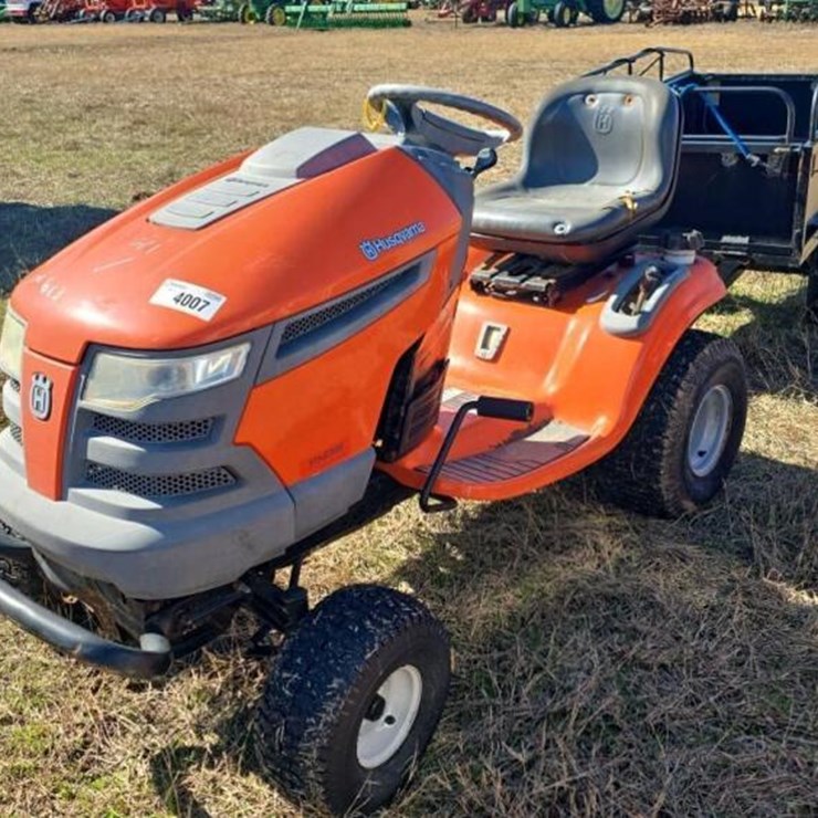 HUSQVARNA TRACTOR, S/N 45005 W/ TRAILER: 23HP