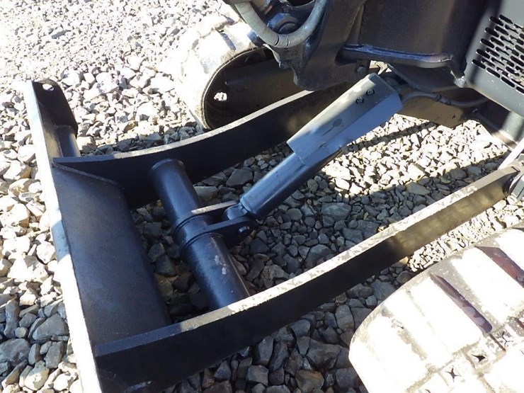 yanmar-vio35-2-image-12