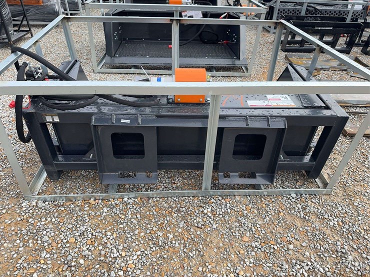 unused-skid-steer-screening-bucket-attachment-image-3