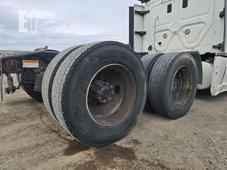 2016-freightliner-cascadia-125-image-23