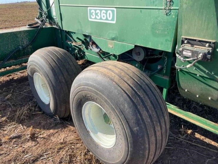 kmc-3360-peanut-harvester-image-21