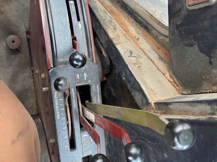 1973-allis-chalmers-7050-tractor-image-31