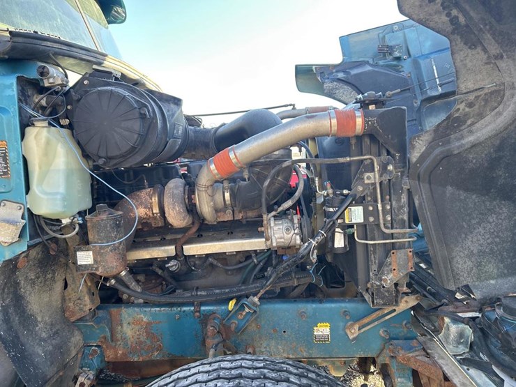 2001-mack-ch613-image-65