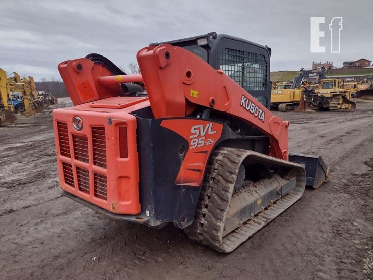 2017-kubota-svl95-2s-image-40