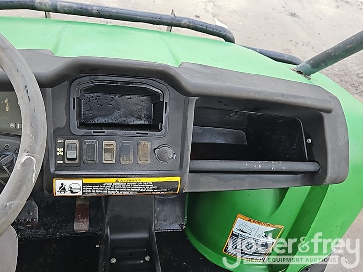 john-deere-gator-image-21