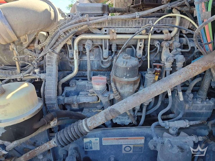 2022-peterbilt-567-image-9