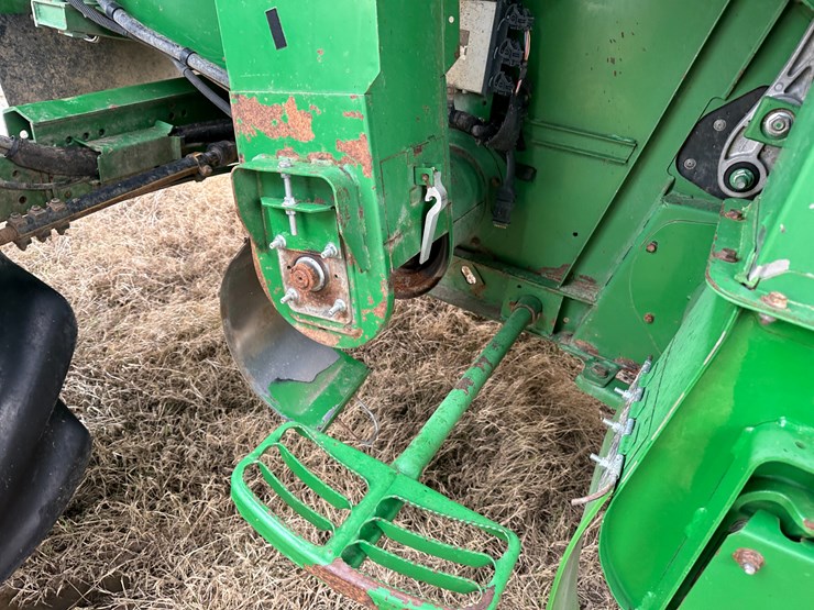 #38409-•-2014-john-deere-s680s-prwd-combine-image-57