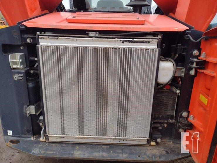 2017-kubota-svl95-2s-image-35