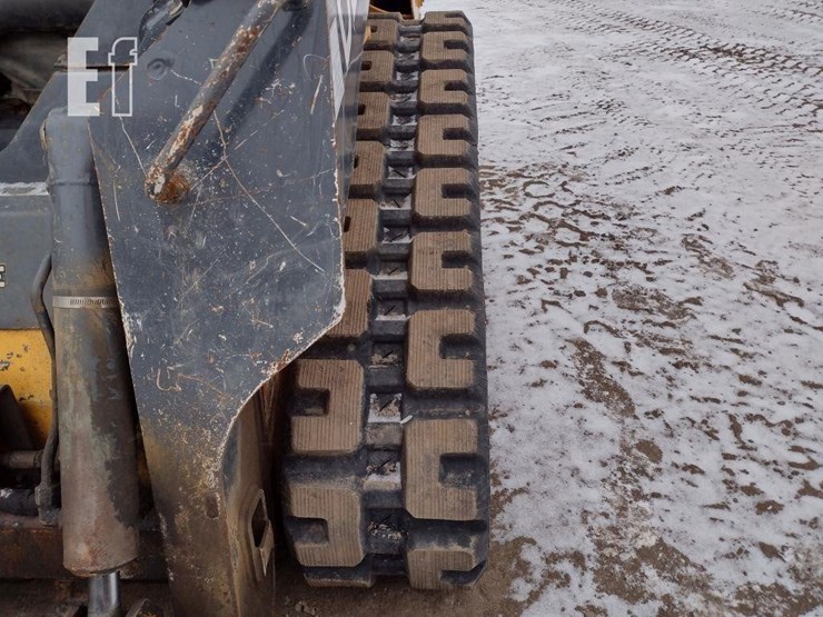 2019-deere-317g-image-26