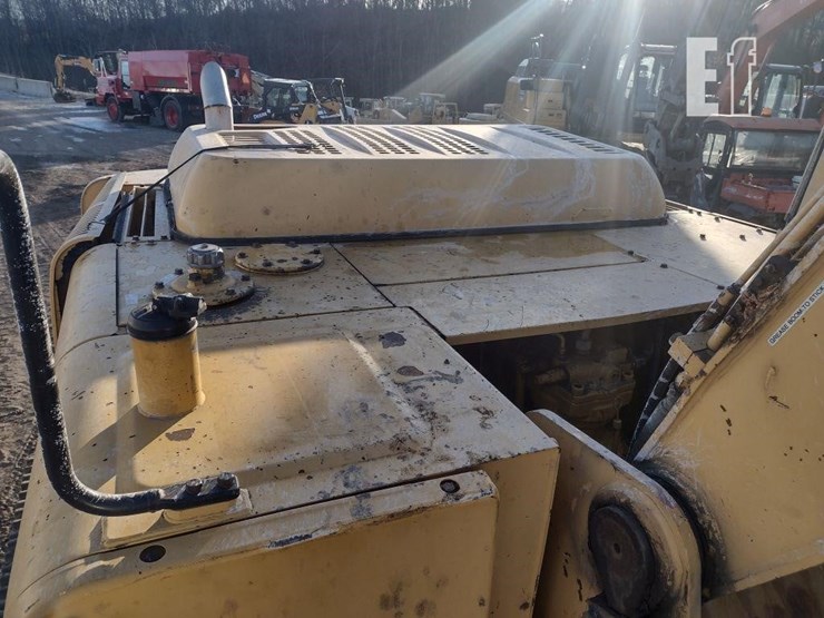 2000-deere-270c-lc-image-47