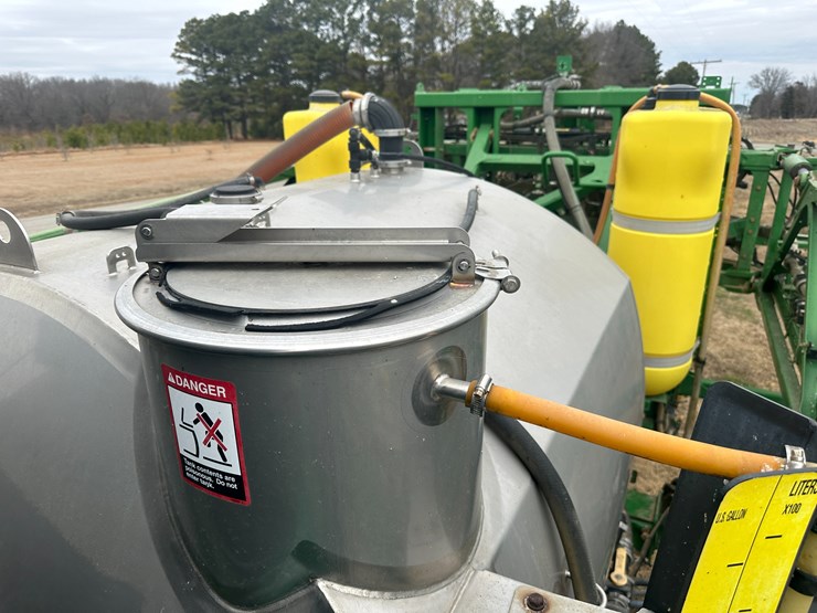 2014-john-deere-r4038-image-76