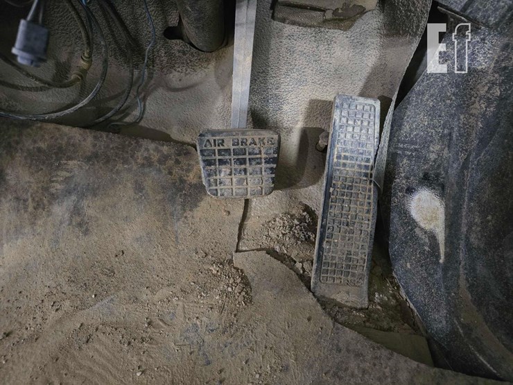 1998-ford-f800-image-12