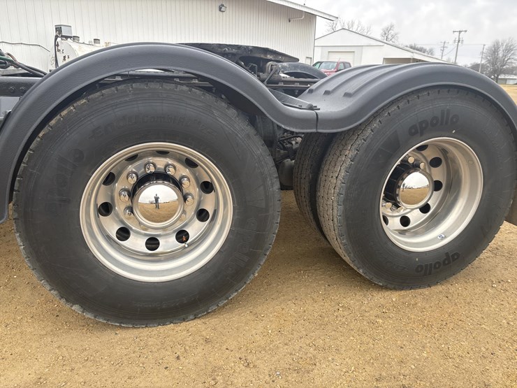 2006-peterbilt-379-image-62