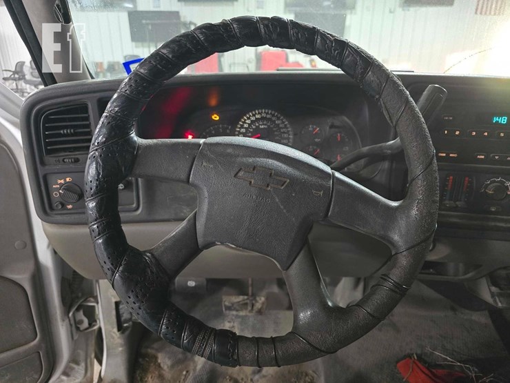 2006-chevrolet-tahoe-image-10