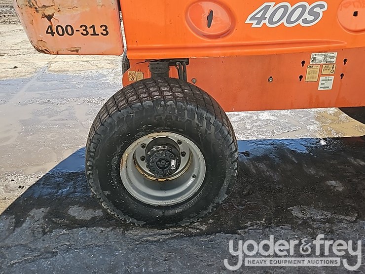 2013-jlg-400s-image-8
