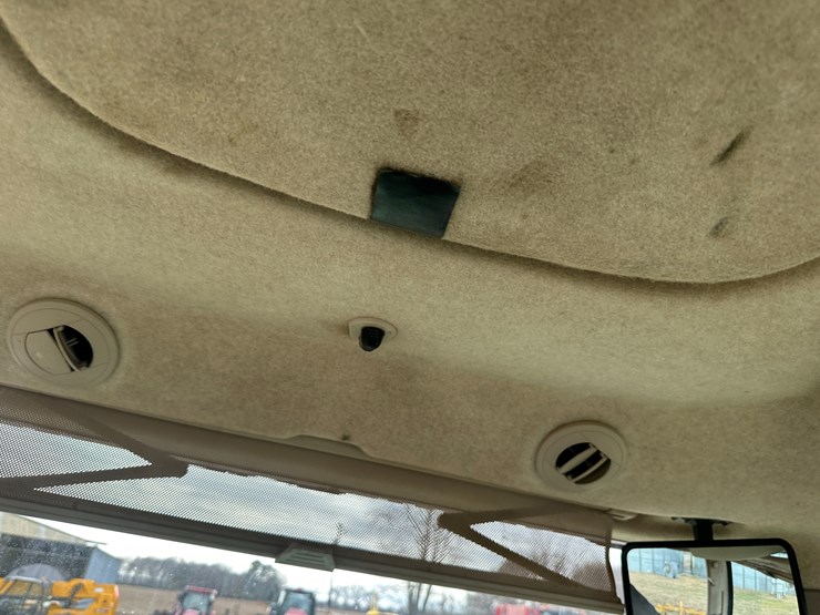 2010-john-deere-8345r-image-71