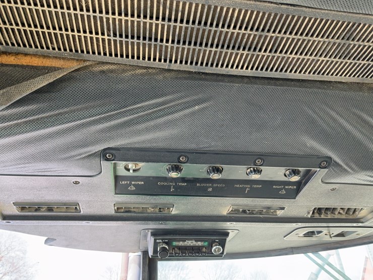 1980-john-deere-4440-image-65