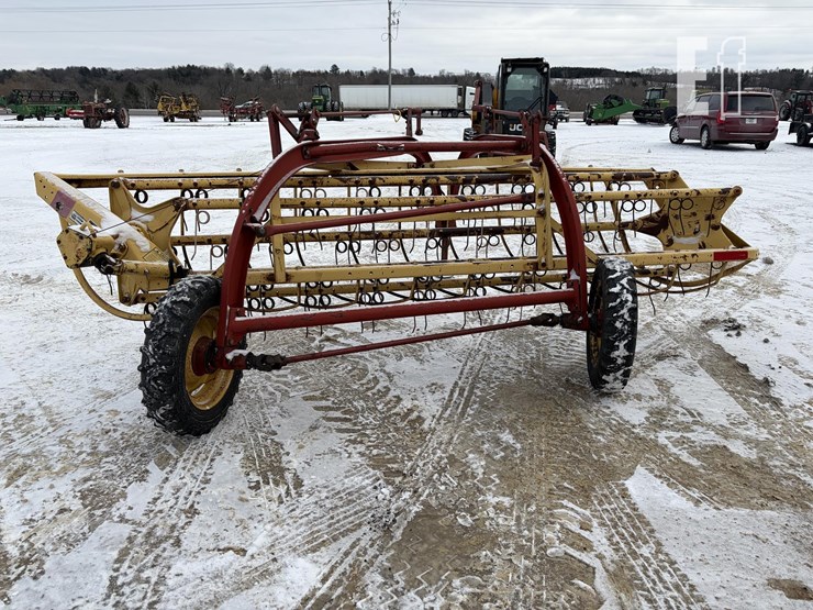 new-holland-258-image-4