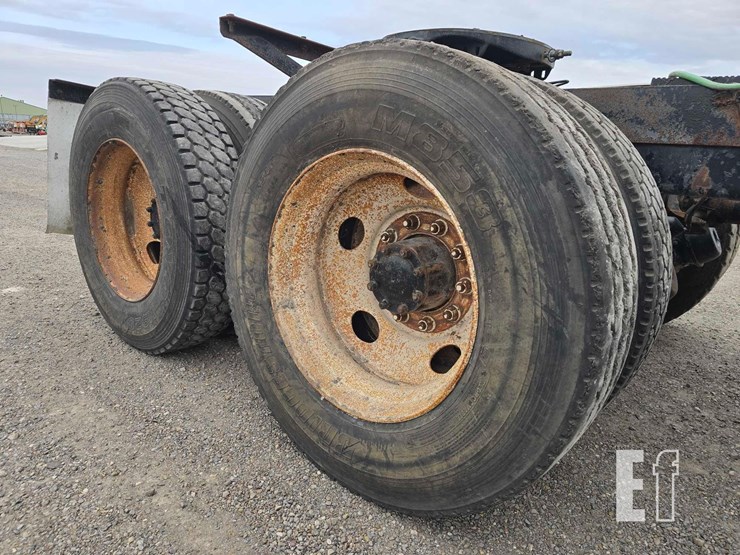 2003-mack-rd688s-image-19