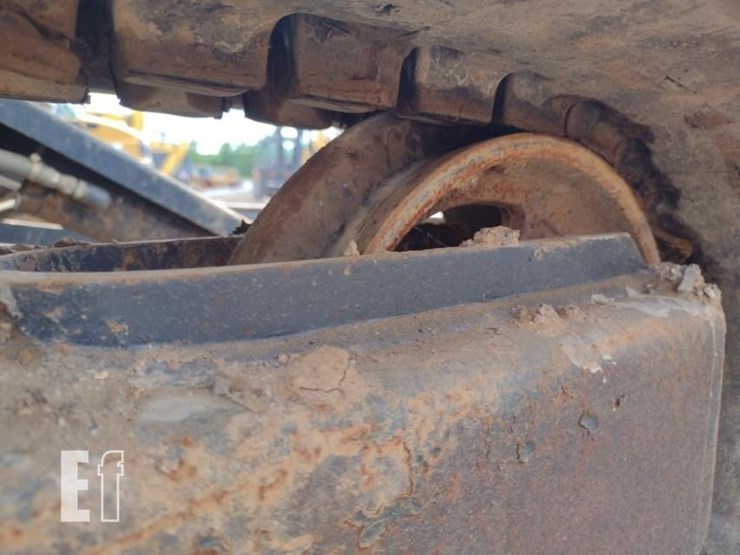 2022-deere-26g-image-40